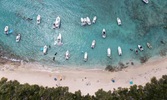 Private Tour Boat for 6 people in Fajardo