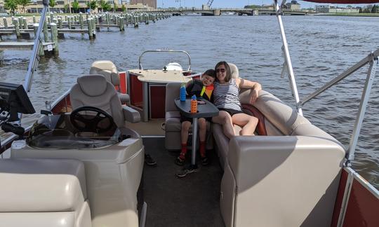 Fish n Cruise Pontoon in the Winnebago system