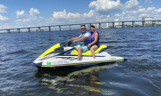 Aluguel gratuito de jet ski em Cape Coral, Flórida