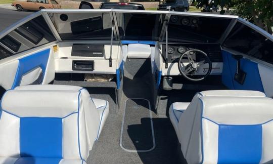 ¡Lancha rápida Bayliner Capri de 19 pies en alquiler en Long Beach!