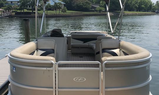 Lake Norman: Experience Harris Tritoon Bliss on the Water!