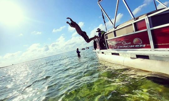 18ft Pontoon for rent in Fort  Walton Beach/Destin, Florida!