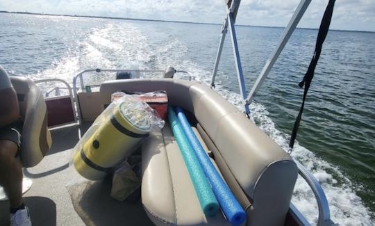 18ft Pontoon for rent in Fort  Walton Beach/Destin, Florida!