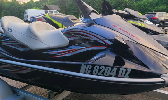 Divertidos alquileres de motos acuáticas para pasar tiempo en familia en Lake Norman, CAROLINA DEL NORTE