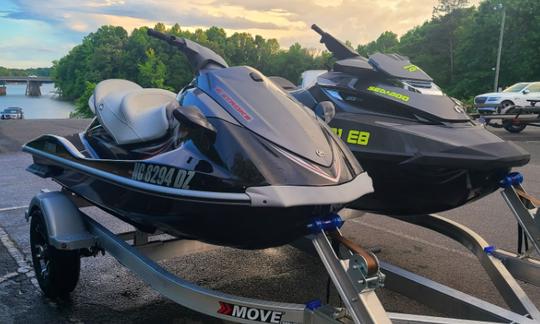 Divertidos alquileres de motos acuáticas para pasar tiempo en familia en Lake Norman, CAROLINA DEL NORTE