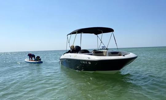 Bateau à pont Bayliner Element de 19 pieds à louer sur l'île Anna Maria