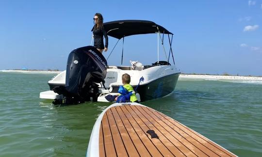 Bateau à pont Bayliner Element de 19 pieds à louer sur l'île Anna Maria