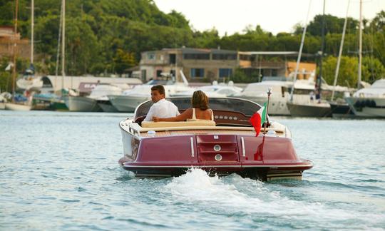 Aproveite o Gaeta a bordo deste lindo barco Super Classic 23