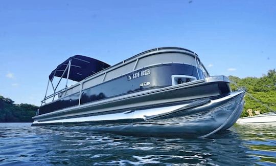 Ponton Smokercraft Infinity spacieux de 28 pieds sur le lac Travis !