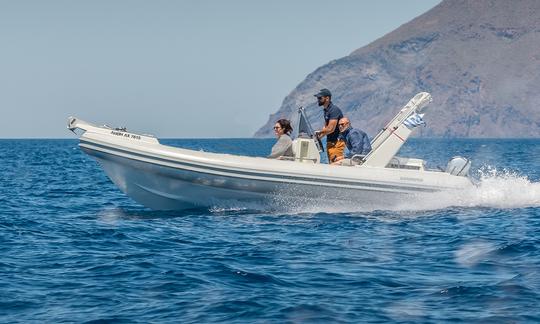 Lambro 6.40m/175hp/7pax-ギリシャのミロス島でのスキッパー付きRIBレンタル