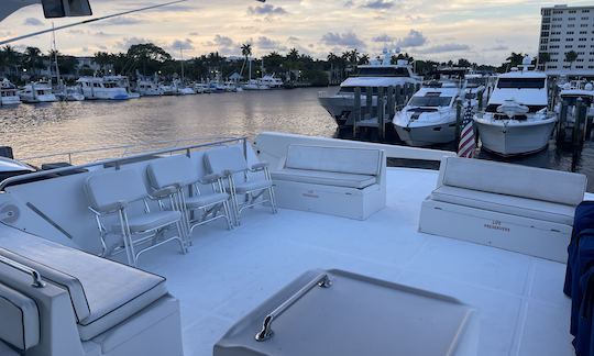 IMMENSE yacht à moteur classique de 60 pieds au centre-ville de Delray Beach SANS FRAIS SUPPLÉMENTAIRES !