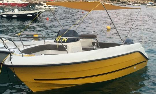 Barco a motor Marinello com motor de popa de 60 cv para alugar na cidade de Hvar