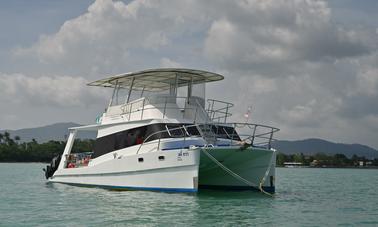 10 Person 33ft Power Catamaran for rent in Phuket, Thailand