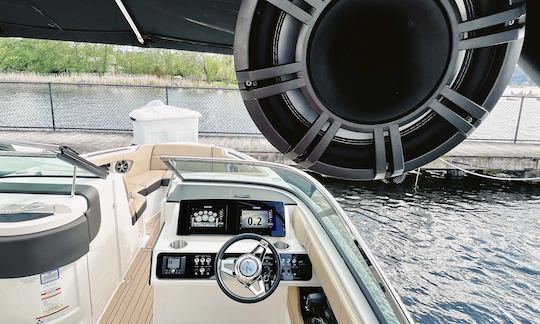 ✅⚓️✅ SeaRay de luxe de 30 pieds avec système de son surround amélioré//Capitaine inclus !