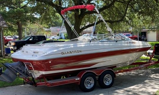 Barco Bowrider espaçoso de 22 pés da Glastron para a área de Clear Lake/Kemah!