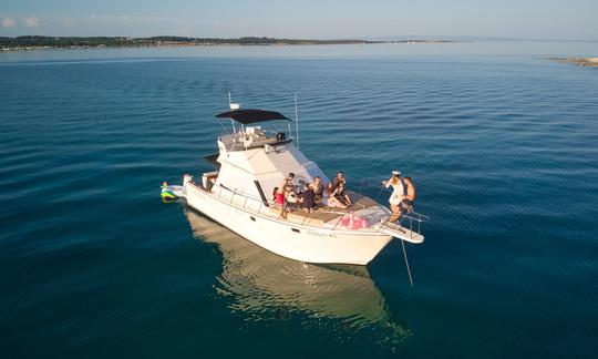 Passeio de barco privado em Medulin em um barco de pesca esportivo vintage