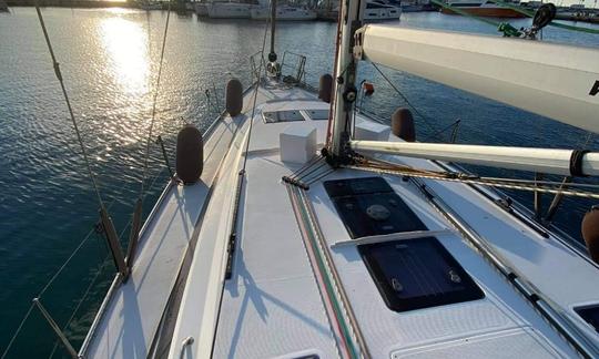 Bavaria Cruiser 46 Style Cruising Monohull Rental in Lavrio, Greece