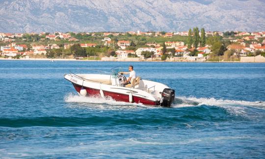 Lancha motora Reful 22 Fly para 8 personas en Nin, condado de Zadar