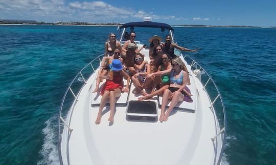 Wellcraft Will Motor Yacht Rental in Cancun, Mexico