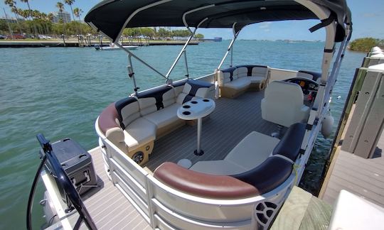 2022 Lexington 24' Luxury Pontoon in Sarasota