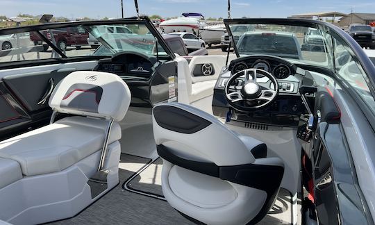 Wakeboat Monterey 218 Surf Edition em Lake Pleasant, AZ