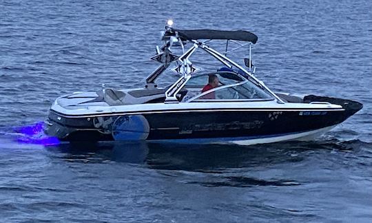 Mastercraft Wakeboard/Ski boat for rent in Kirkland, Washington