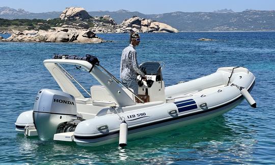 LED 590 de 150 CV avec licence nautique ou skipper Cannigione, Sardaigne