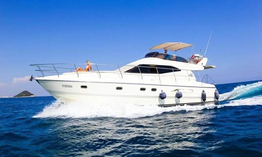 Alquiler de yates a motor Azimut 54 | Descubra las maravillas naturales de Antalya con nosotros