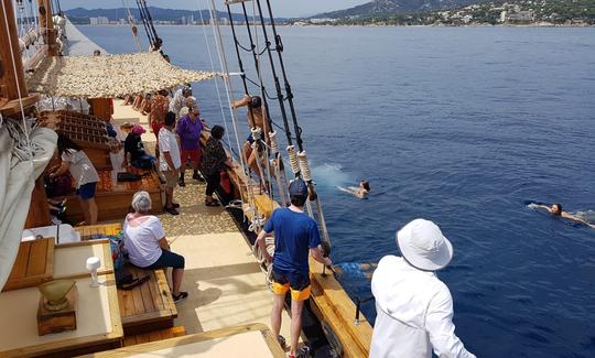 Frete a Honra da Goleta em Palamós, Catalunha