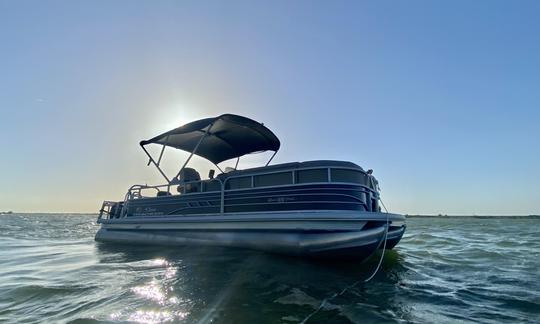 Ponton de fête et de pêche SunTracker de 24 pieds sur le lac Joe Pool, au Texas