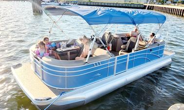 2022 Bennington 23SX Luxury Tritoon Rental in Galveston, Texas