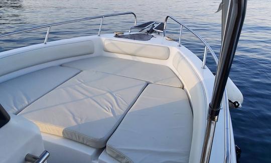 Bateau de pêche sportive Mano Marine 22.50 à louer à Opatija