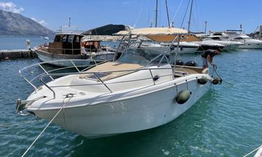 Barco Capelli 28WA para alugar no município de Tivat