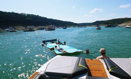 Bateau à voile haut de gamme - Tige 23RZX 2020 (surf, wakeboard, crique de fête)