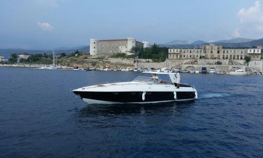 Yacht à moteur Primatist 42 Hard Top à louer à Hvar