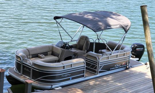 20' Sun Tracker Party Barge Dlx Pontoon Rental in Charlotte, North Carolina