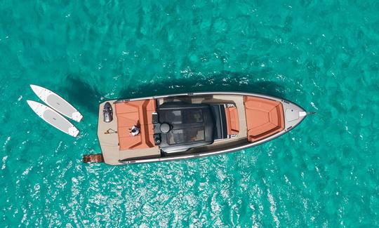 ''Caja Tres'' Vanquish VQ40 Motor Yacht Rental in Eivissa, Illes Balears