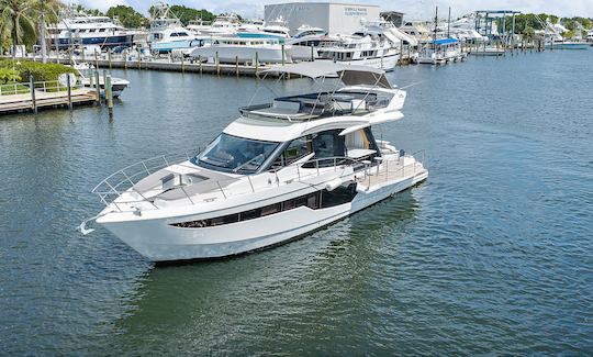 Location de yacht à moteur Galeon 500 à Palm Beach Gardens, en Floride