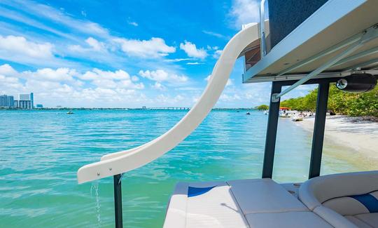 Bateau ponton Avalon de 27 pieds pouvant accueillir jusqu'à 12 personnes, visite de la rivière Miami