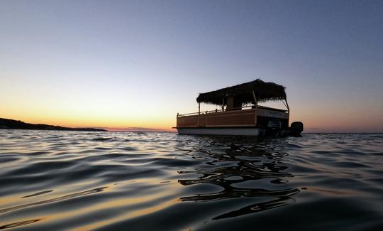 Le bateau Tiki des Hamptons 