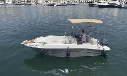 Barco sem licença em Puerto Banus, Marbella (5 pessoas)