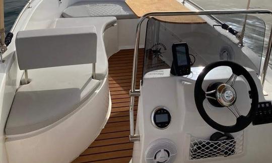 Barco sem licença em Puerto Banus, Marbella (5 pessoas)