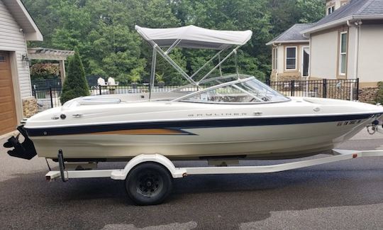 Bayliner 205 24ft Deck Boat Rental in Pickwick Dam, Tennessee!