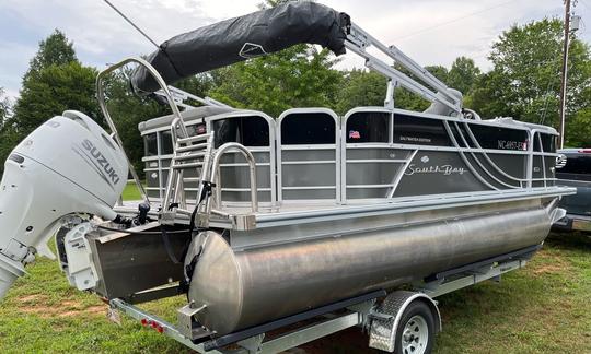 Southbay Saltwater Edition 220CR Pontoon for rent around and throughout NC