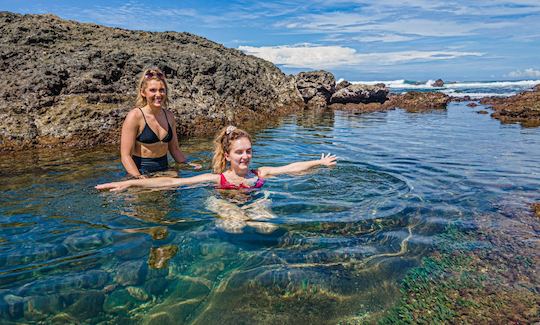 Explore los arrecifes y la zona de playa de Tamarindo, Costa Rica, en un recorrido en kayak