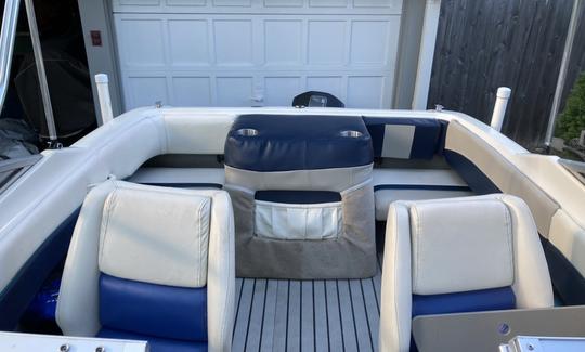 Bowrider Bayliner Capri de 17 pieds à louer. 99$ le week-end ! 59$ en semaine !