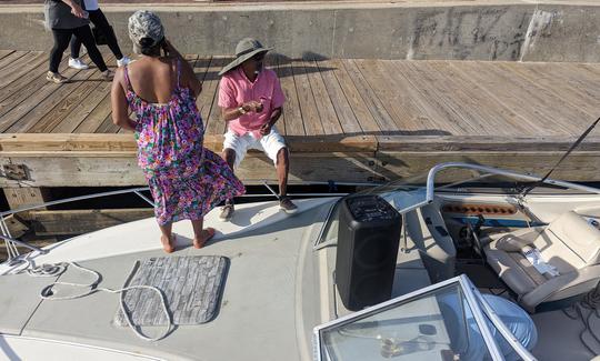 Bateau à moteur Maxum de 24 pieds à louer à Alexandrie