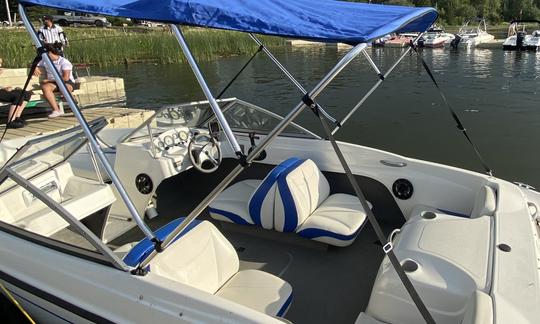 Bayliner 175 Great for Tubing and Cruising on the Lake