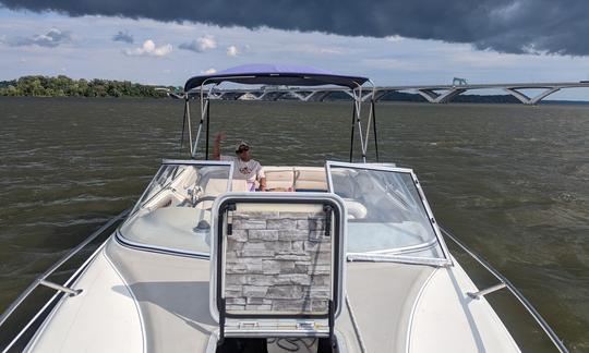 Bateau à moteur Maxum de 24 pieds à louer à Alexandrie