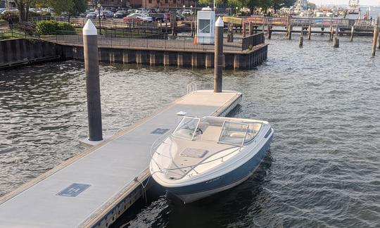 Bateau à moteur Maxum de 24 pieds à louer à Alexandrie